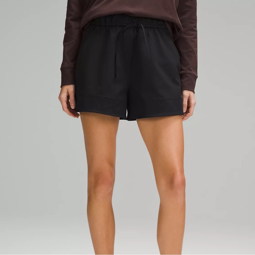 lululemon athletica Black Cinchable Waist HR Woven Short 3.5"